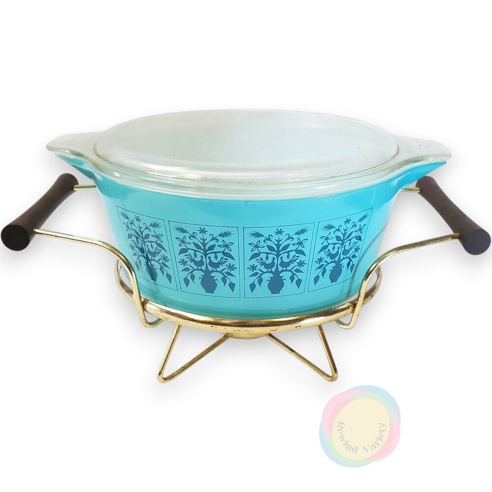 Pyrex 2.5 Qt Saxony Tree of Life Casserole Dish Cradle
